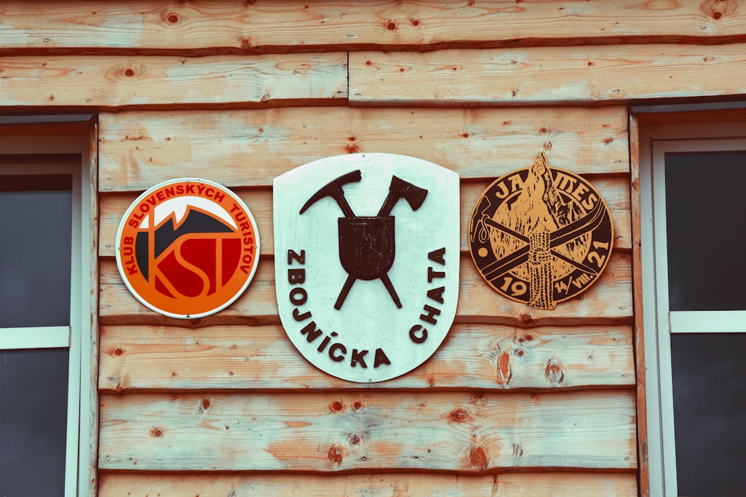 black and white round wall decor